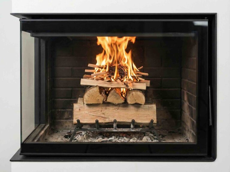 Jak palić czyściej, dłużej i bezpieczniej w kominku i piecu kominkowym?
